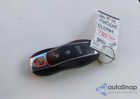 2014 Porsche Panamera 4 из США, поврежденный, VIN WP0AA2A70EL012597